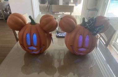 Mickey and Minnie Home Depot Halloween light up Pumpkin set