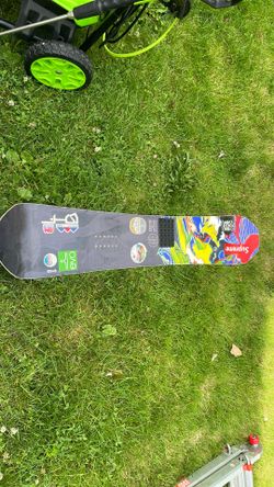 Lib tech 146 cm board.