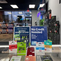 Apple iPhone 13 - 128 GB Product Red - Factory Unlocked **LIKE NEW**