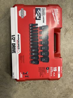 Milwaukee Shockwave 1/2” Impact Socket Set 19 pc.