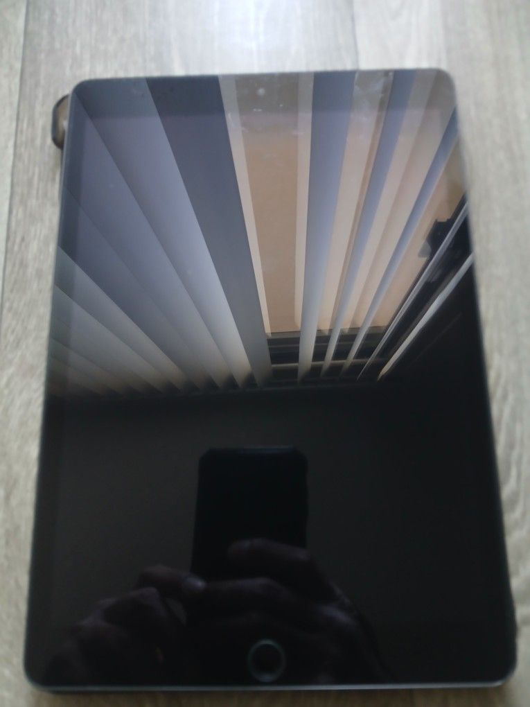 Ipad 9th GEN. - 64GB- GRAY