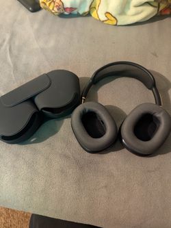 Apple AirPods Max Headphones with Case