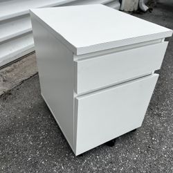White Two Drawer Rolling Salon Office Storage Cabinet! Some cosmetic wear inside top drawer.  16.5x20.5x23.5in