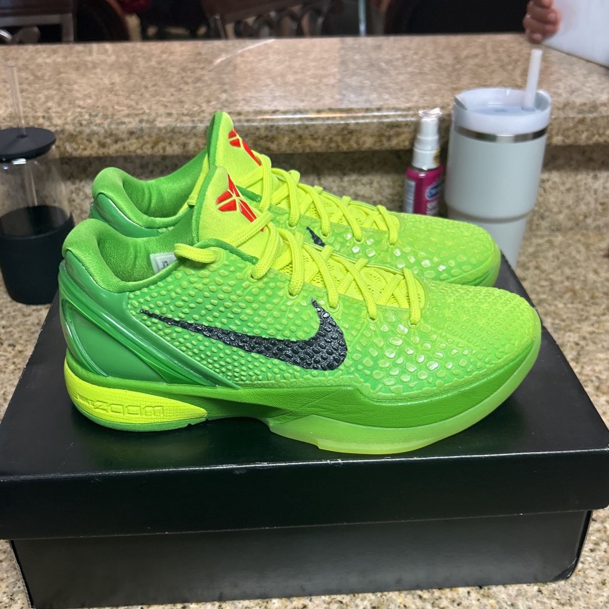 Nike Kobe Grinches 2020