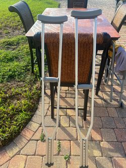 Aluminum Underarm Crutches – Pair
