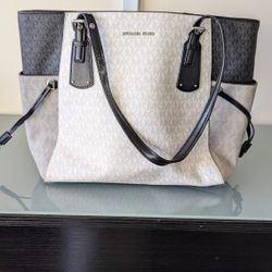 Michael Kors Purse Black & White 