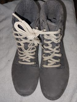 Timberline Womans Boot  5.5 Like New Light Weight 