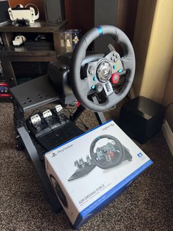 Logitech G29 Driving Force Racing Wheel ps5 ps4