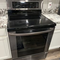 LG Electric Glass Top Range - Good Condition 