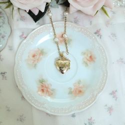 Gold Locket 💛 Pearl Necklace 