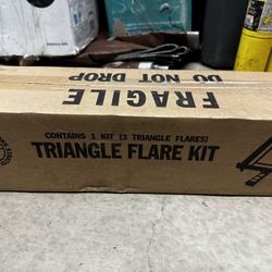 Emergency Road Flare/Triangles 
