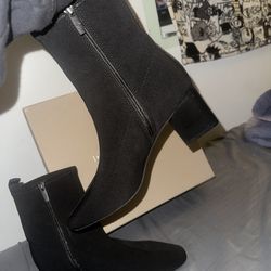 Donald J Pliner Women’s Boots – Size 6 – Black – Heel – Angled Crepe Elastic