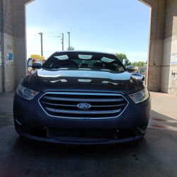 2014 Ford Taurus