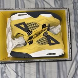 Air Jordan 4 Retro Lightning 