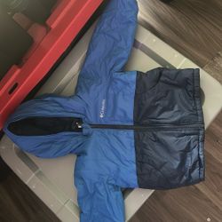 Chaqueta Culumbia Azul Reversible Talla 2T Sandalias NIKE No. 7C Para Niño 