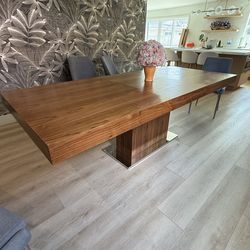Modani Extendable Dining Table