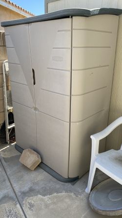 Rubbermaid Vertical Storage Cabinet for Sale in Lakeville, MN - OfferUp