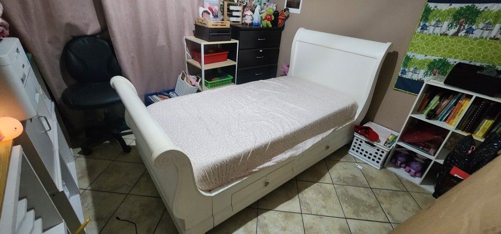 Twin Bed Sleigh
