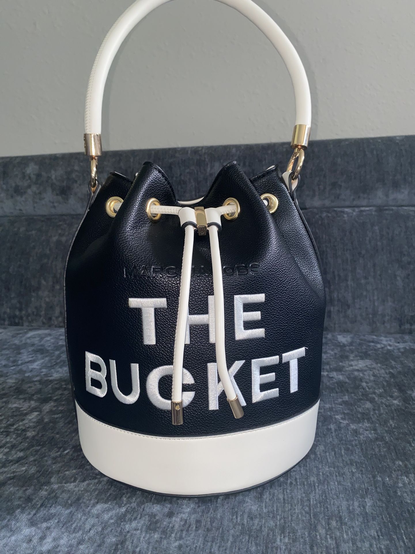 Marc Jacobs ‘THE BUCKET’