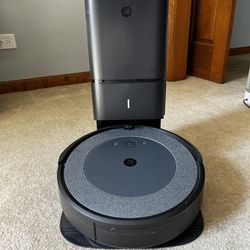 iRobot Roomba i3 Wifi Robot Vacuum