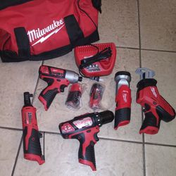Milwaukee M12 Cordless Combo Kit 5-tools