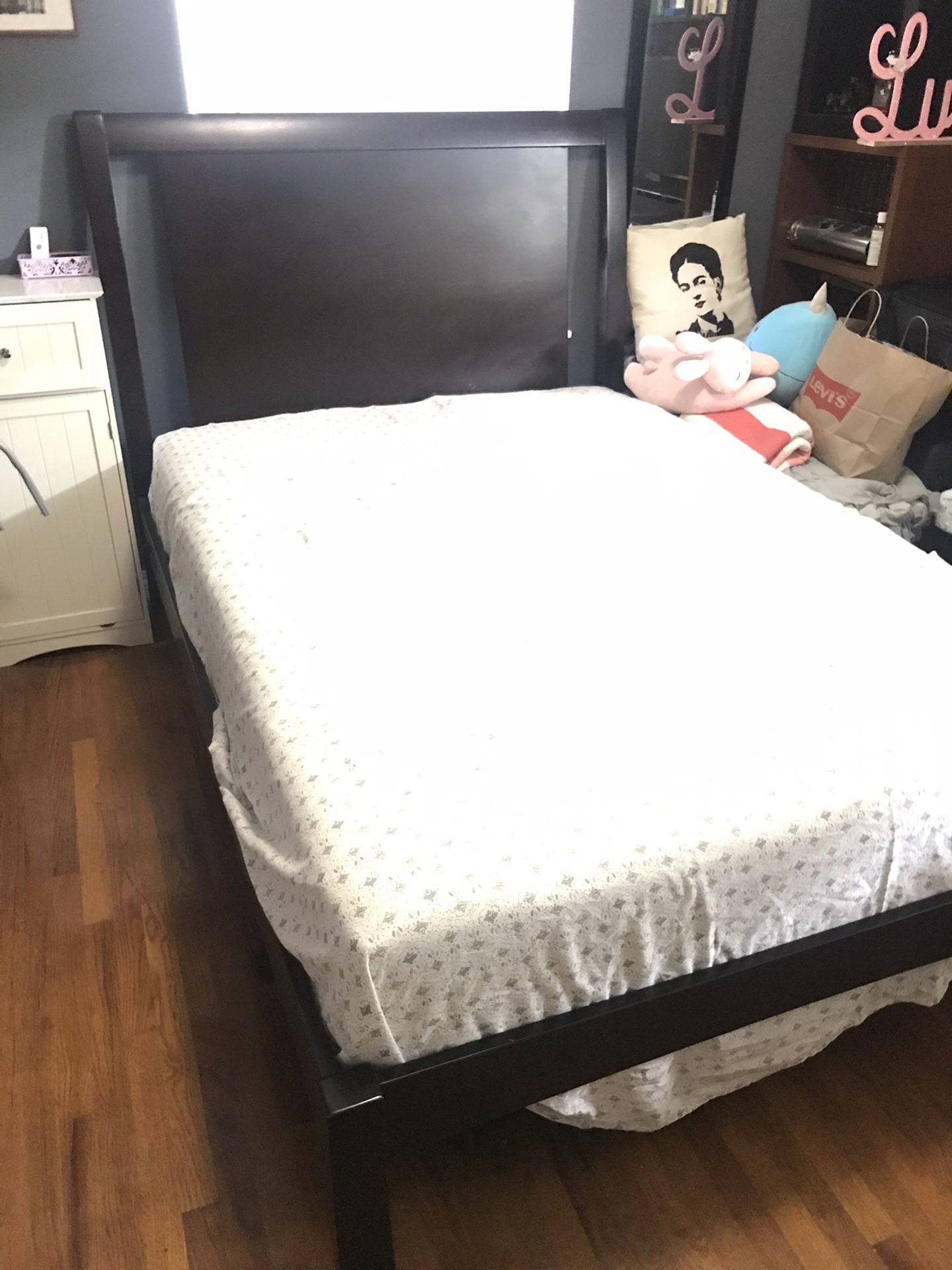 Full Size Bed & Mattress