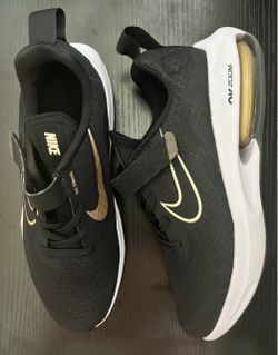 New Kids 3Y Black Goldh Nike Kids' Arcadia 2 Running Shoes
