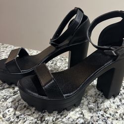 Black Heels 7.5