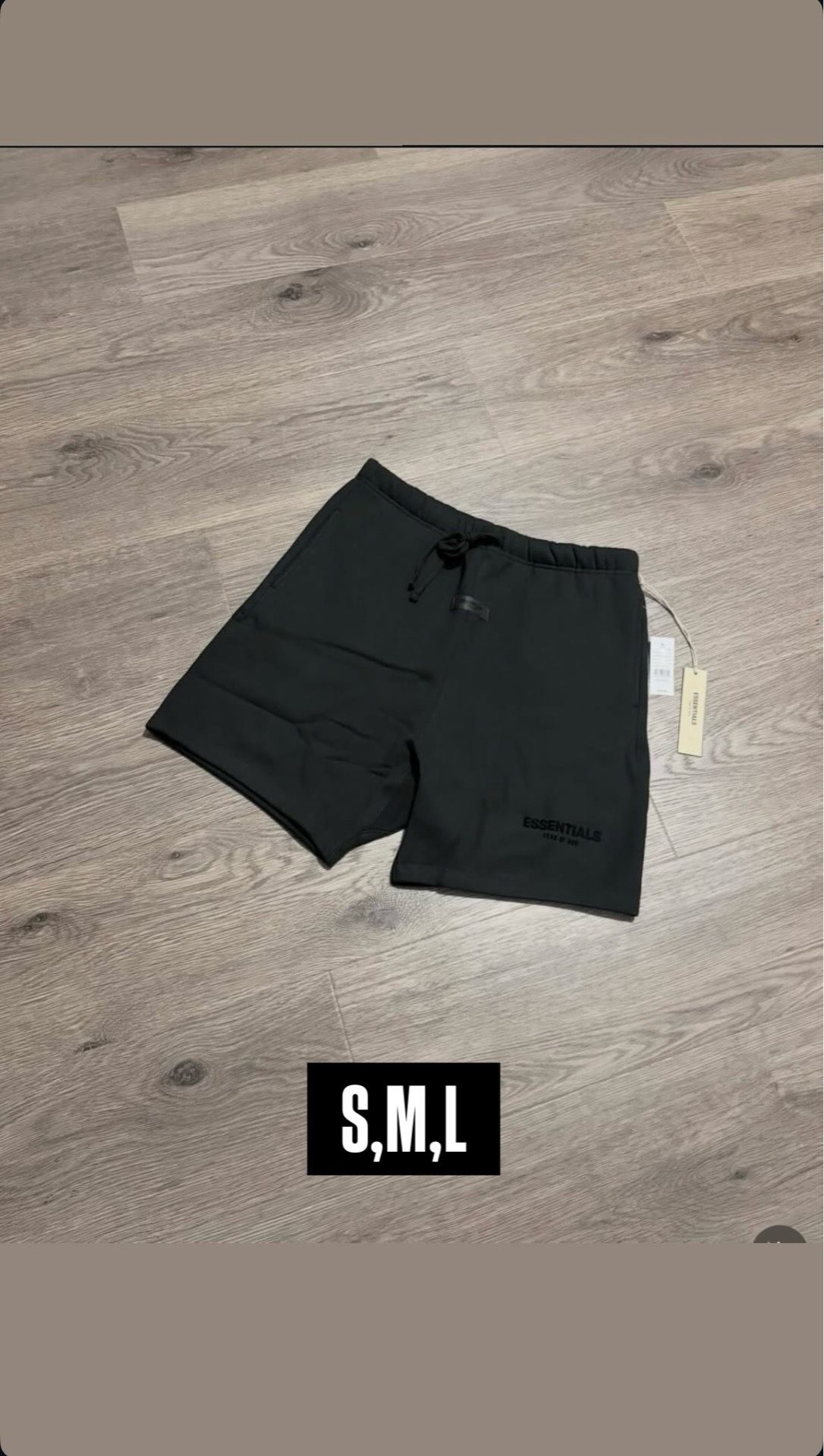 Black essential shorts