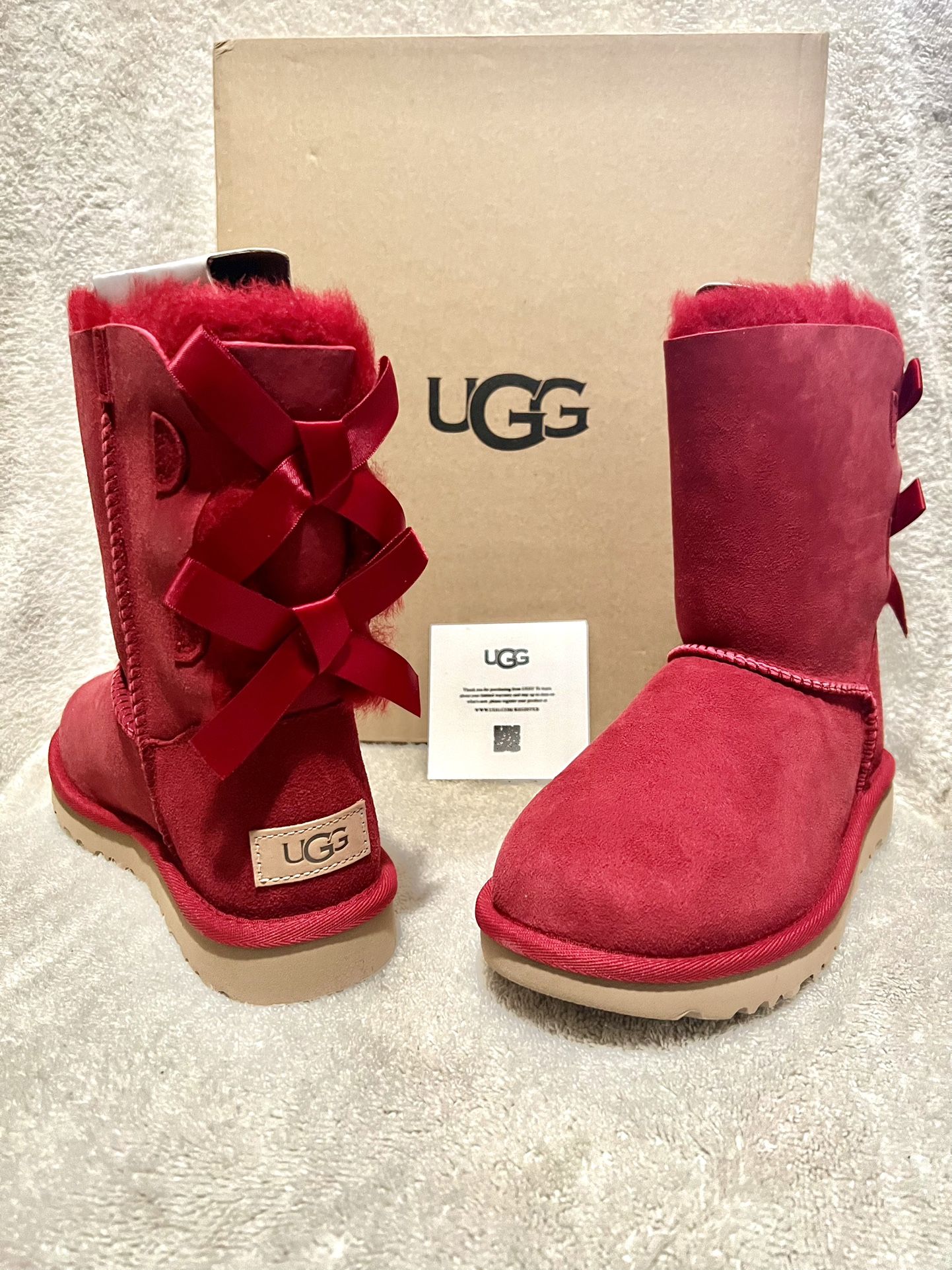 New Boots 🥾 Ugg Authentic 💯 Bailey Bow ll Size 5 