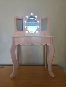 Kids vanity