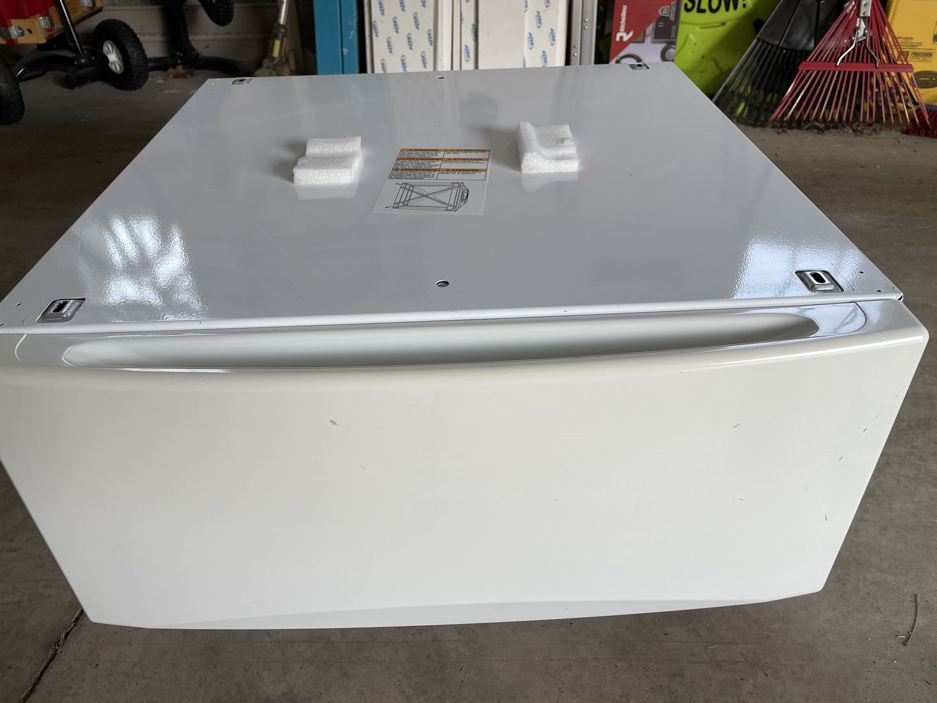 GE Washer/Dryer Pedestal Base