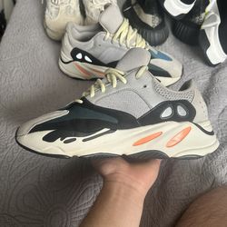 Yeezy WaveRunner 700 Sz 9.5