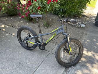 Specialized Riprock 24 Kids Mountain Bike – 8-Speed - $400