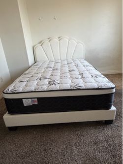 Luxury Elite full  pillow top mattress 12”     New mattress in a plastic sealed.   We offer same day delivery