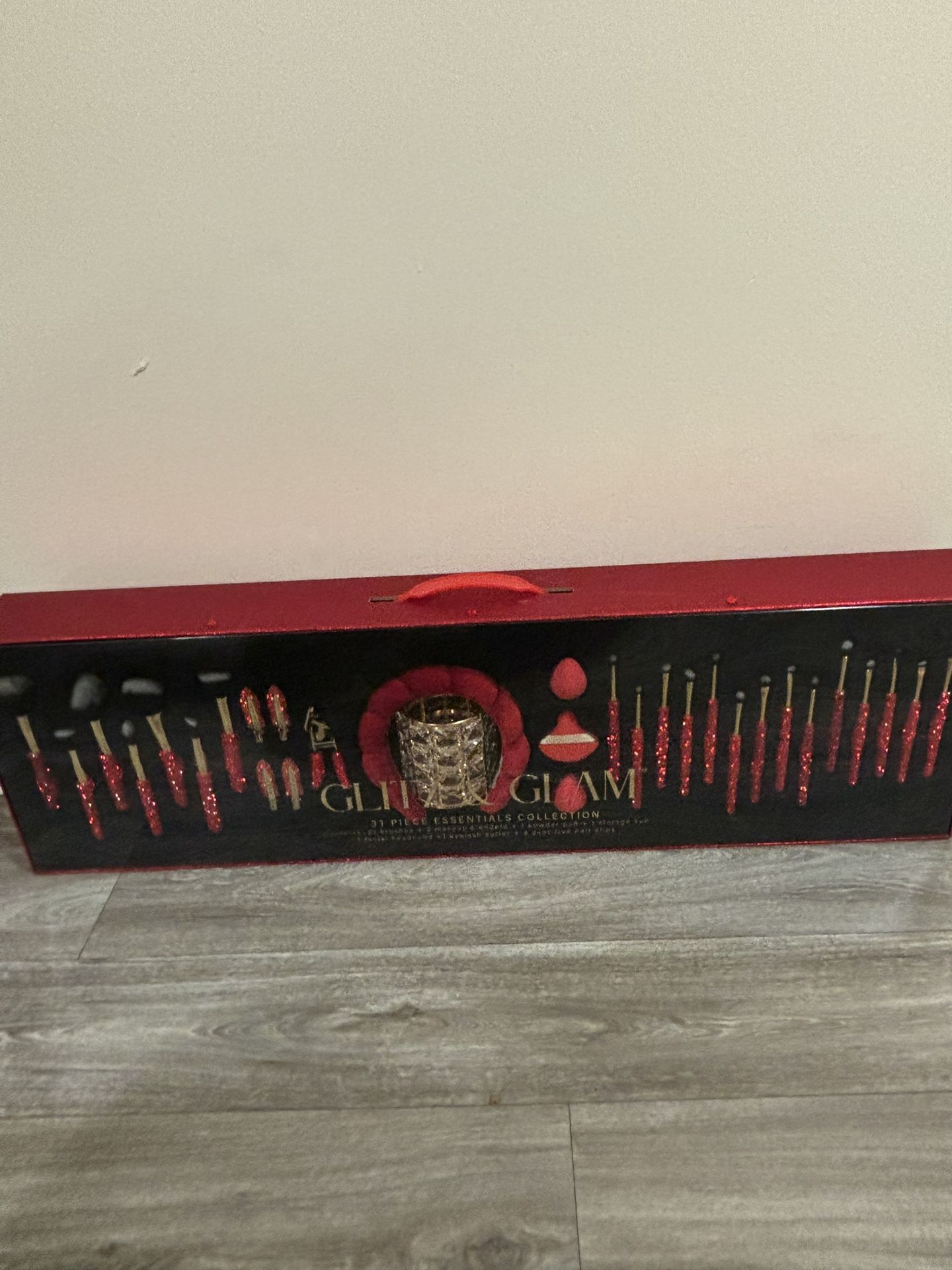 Red Glitz And Glam Brushes