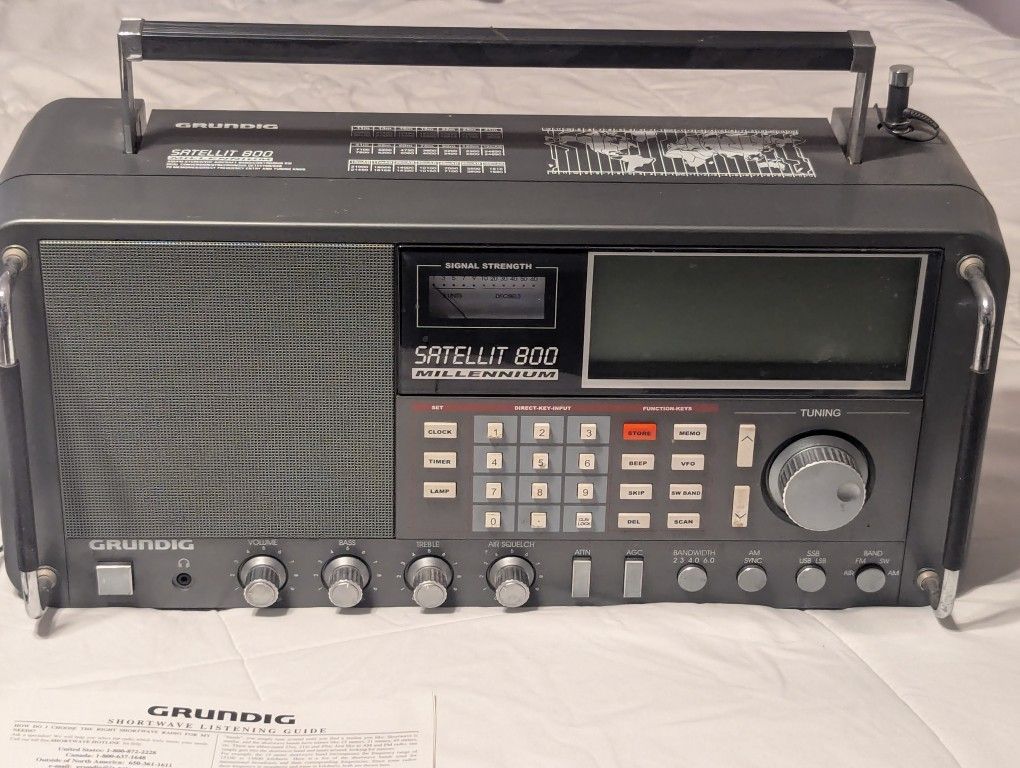 Grundig Satellit 800 Millennium Shortwave AM FM Radio Receiver
