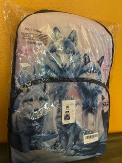 New 3 piece wolf backpack set. Included lunch box & pencil case