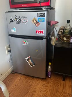 Mini fridge/freezer