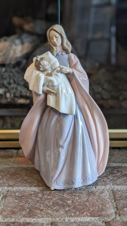 Lladro Nao Mother's Touch #1300 Porcelain Figurine