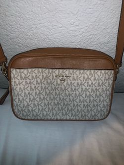 ✨🎉🎉Women’s Michael Kors purse ✨🎉🎉