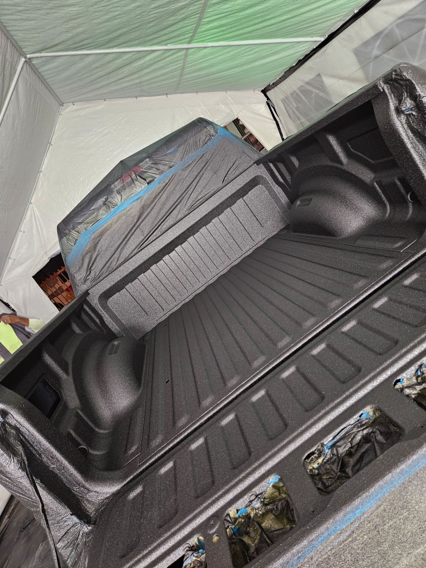 Raw Garage, Car painting, Bedliner, Paint Body Shop, frame pulling, dents, scratches, crashed cars, fix cars, paint cars, painting, paint shop, damage