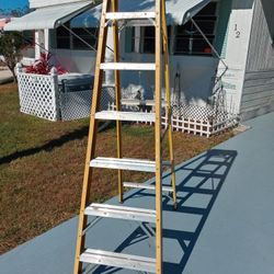 Stanly 7 Foot Fiberglass Step Ladder