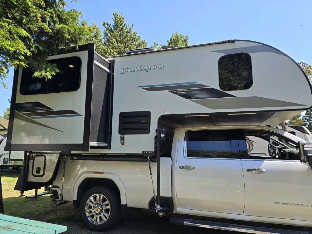 2021 PALOMINO Truck Camper