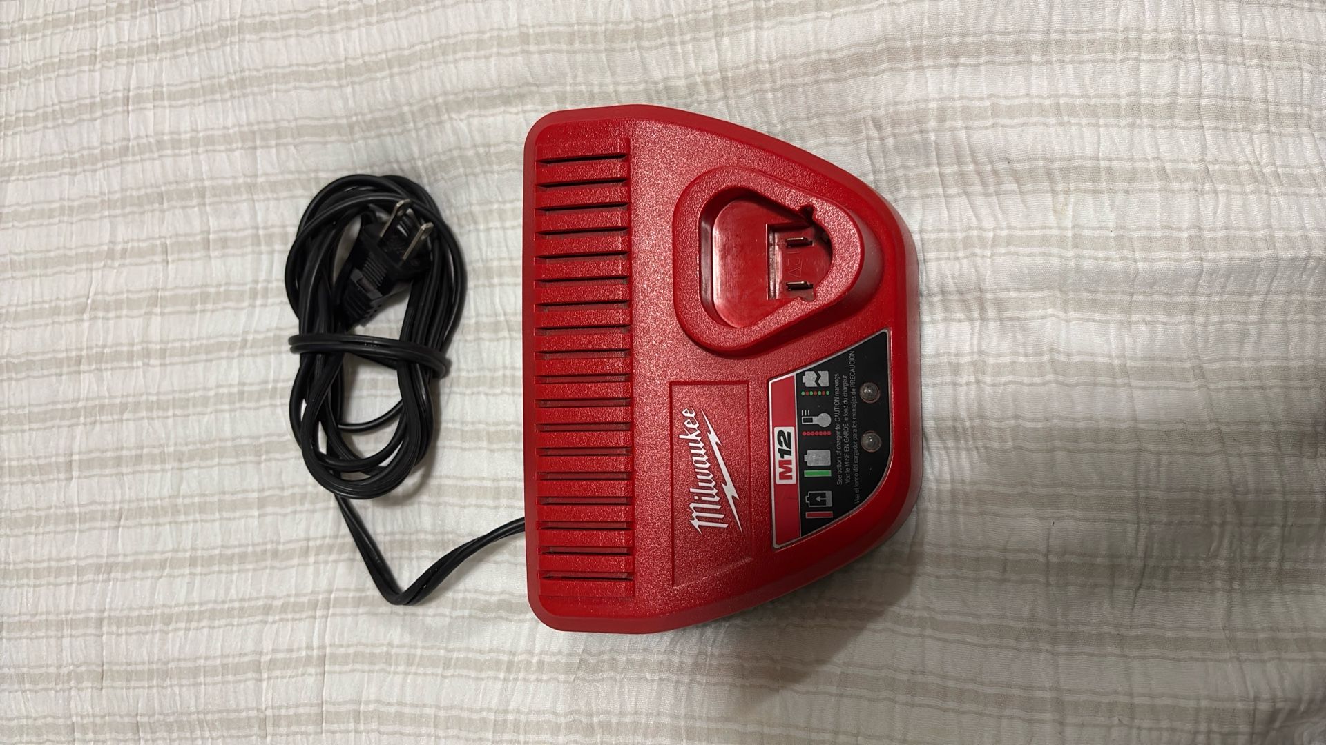 Milwaukee M12 Charger