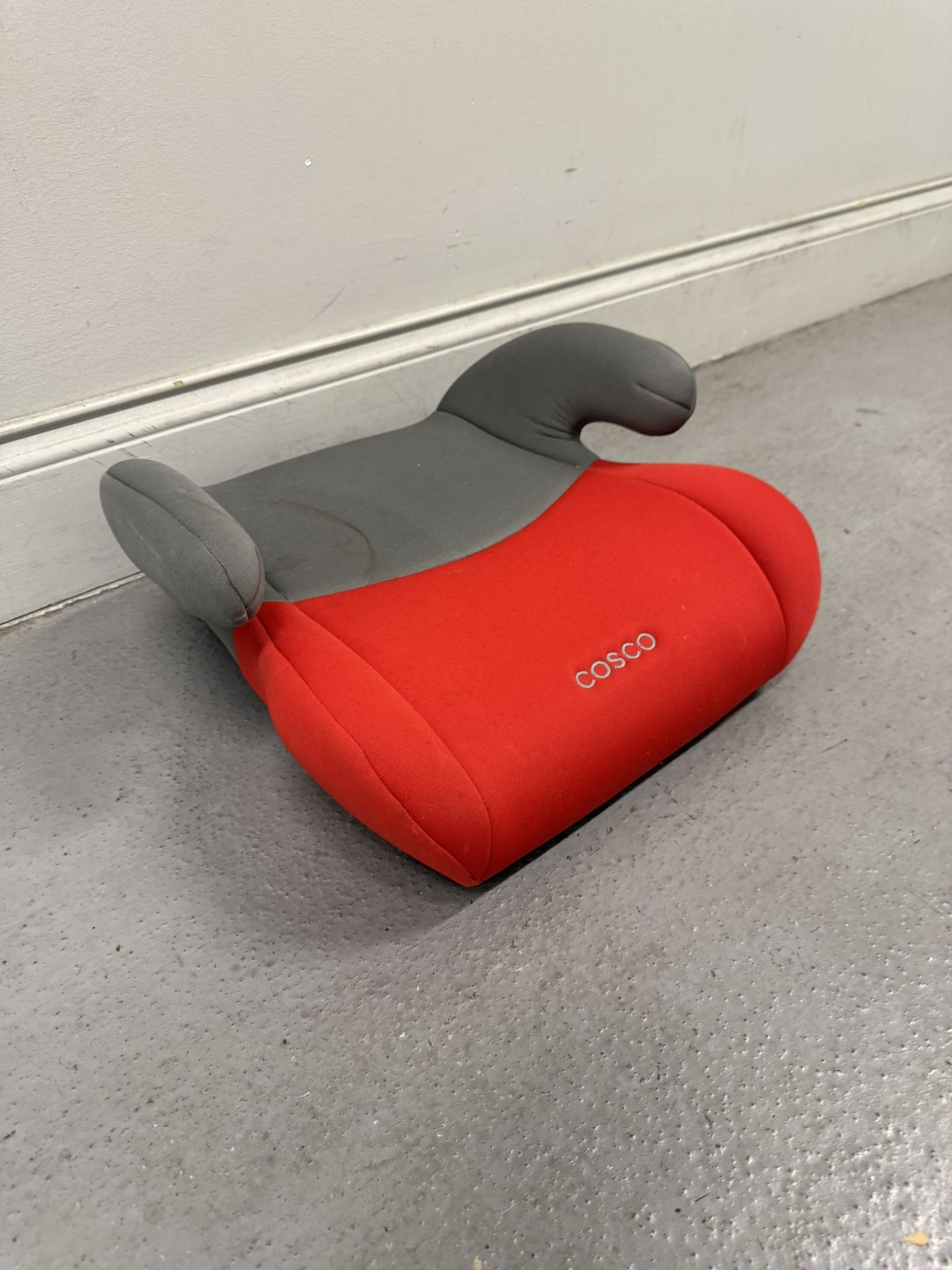 COSCO Booster Seat Backless (Good condition) PICK UP IN CORNELIUS