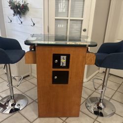 Arcade cocktail table style