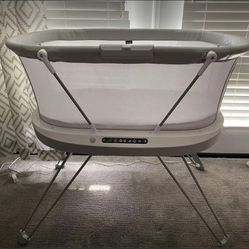 Bassinet With Sound And Vibration