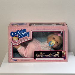 Vintage 1988 Tyco Oopsie Daisy Crawling/Crying 17” Baby Doll - Read Description 