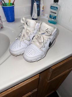 Nike Air Jordan 1 Mid Football Cleats